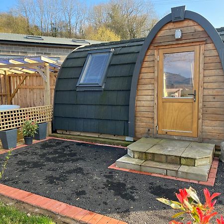 Squirrel Glamping Pod School House Farm Otel Leighton  Dış mekan fotoğraf