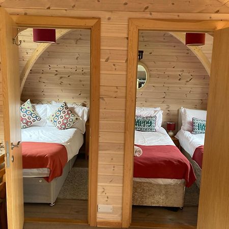 Squirrel Glamping Pod School House Farm Otel Leighton  Dış mekan fotoğraf