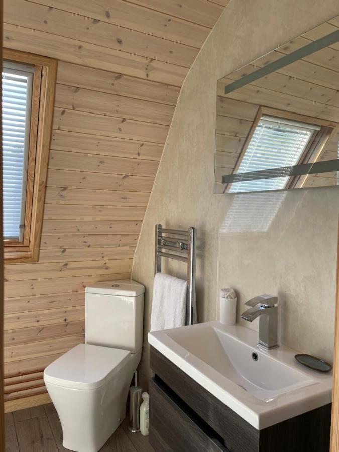 Squirrel Glamping Pod School House Farm Otel Leighton  Dış mekan fotoğraf
