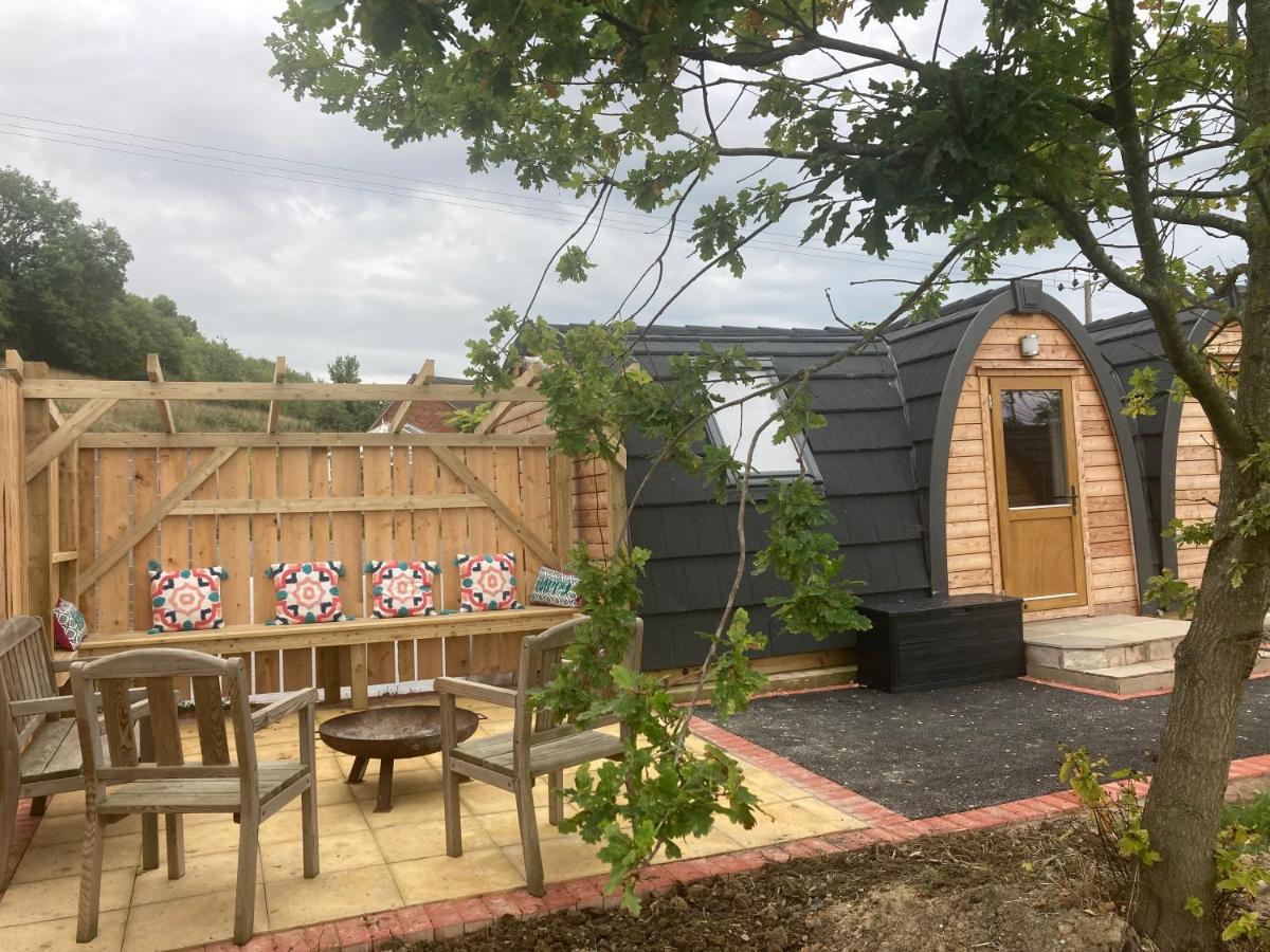 Squirrel Glamping Pod School House Farm Otel Leighton  Dış mekan fotoğraf