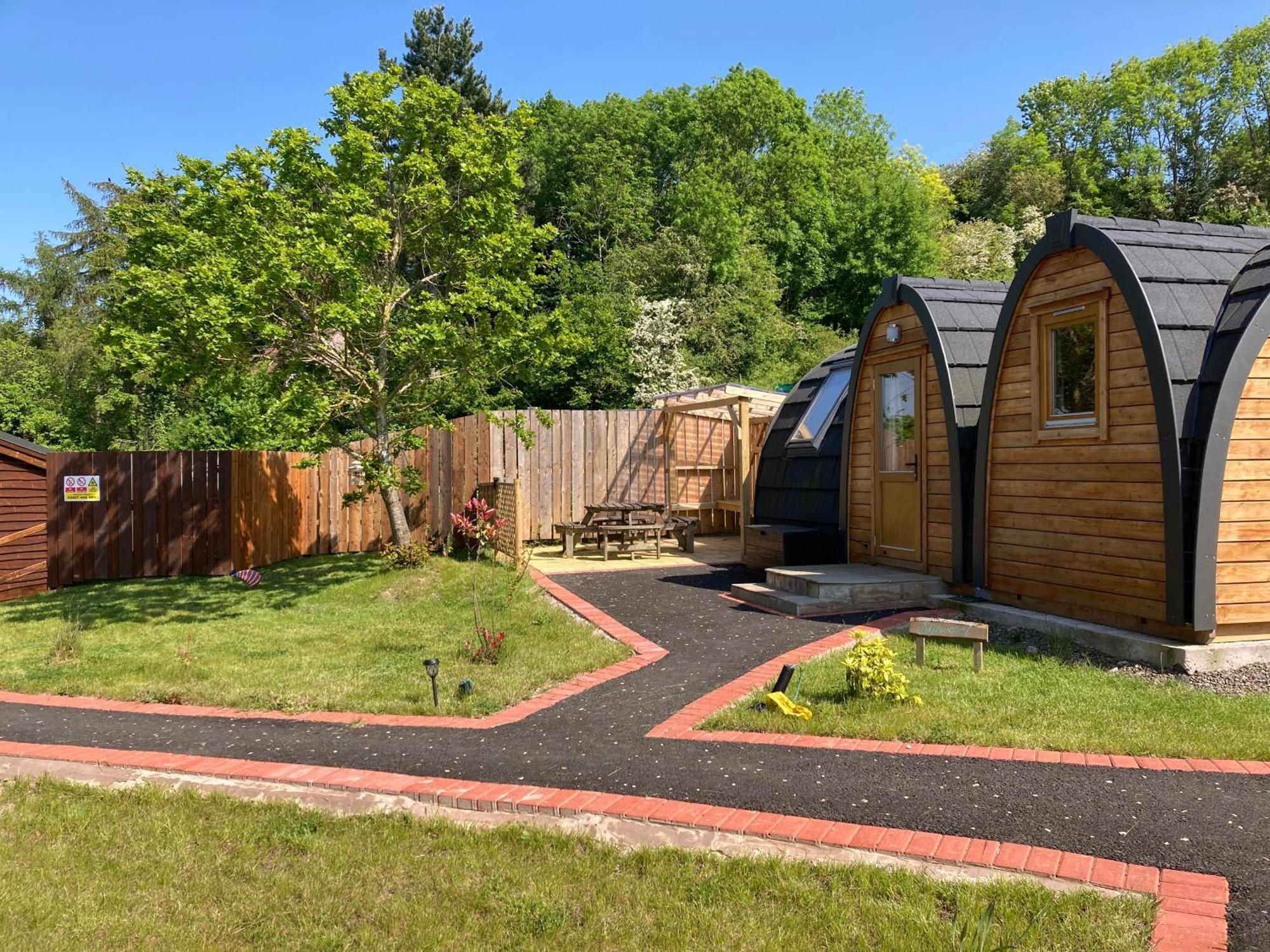 Squirrel Glamping Pod School House Farm Otel Leighton  Dış mekan fotoğraf